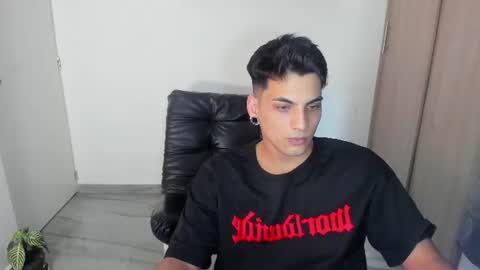 Snapshot of luxrx chatting on 22, 6, 2026 luxrx online show from 22, 6, 2026