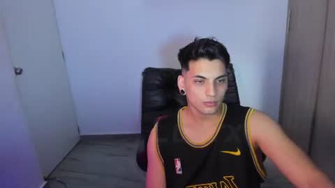 Snapshot of luxrx chatting on 4, 7, 2026 luxrx online show from 4, 7, 2026