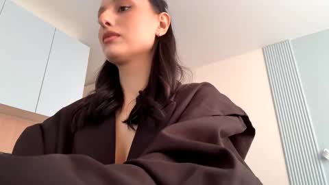 Snapshot of luxtemptress chatting on 15, 3, 2026 Aria online show from 15, 3, 2026