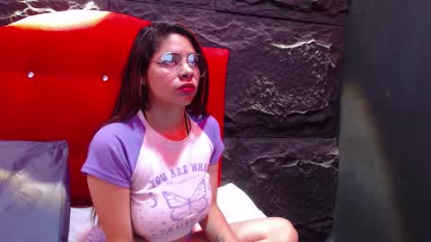 Snapshot of luxury_02 chatting on 23, 11, 2025 Luxury online show from 23, 11, 2025