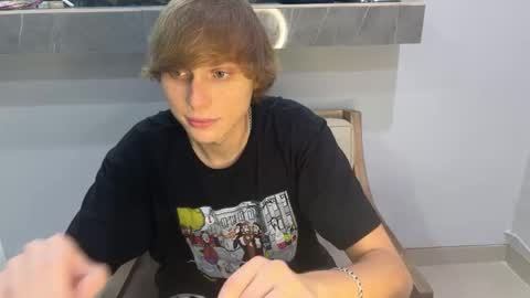 Snapshot of luxury_bob chatting on 10, 3, 2026 luxury_bob online show from 10, 3, 2026