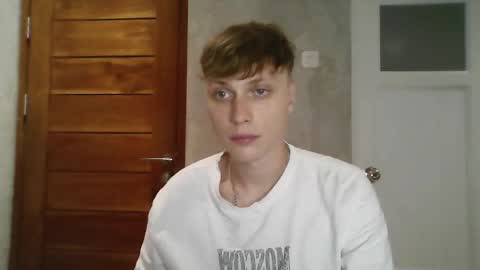 Snapshot of luxury_bob chatting on 26, 3, 2026 luxury_bob online show from 26, 3, 2026