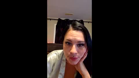 Snapshot of luxxxpiper chatting on 17, 12, 2025 luxxxpiper online show from 17, 12, 2025