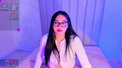 Snapshot of lya_dubois_ chatting on 14, 7, 2026 LYA DUBOIS online show from 14, 7, 2026