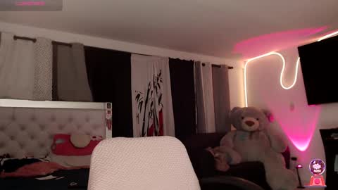 Lyann  online show from 5, 3, 2025