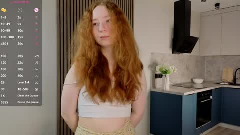 Snapshot of lydaerne chatting on 25, 3, 2026 Call me Liddy Im so new here show me how to get fun here please online show from 25, 3, 2026