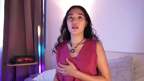 Lyhana Lee online show from 14, 12, 2025