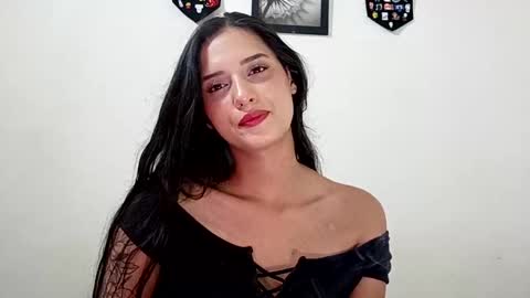 Snapshot of lyla205 chatting on 12, 12, 2024 lyla online show from 12, 12, 2024