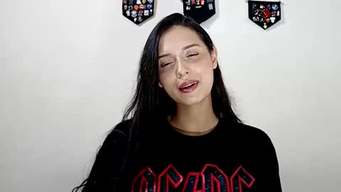 Snapshot of lyla205 chatting on 14, 9, 2025 lyla online show from 14, 9, 2025