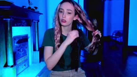 Snapshot of lylacdoll chatting on 16, 12, 2024 LylacDoll online show from 16, 12, 2024