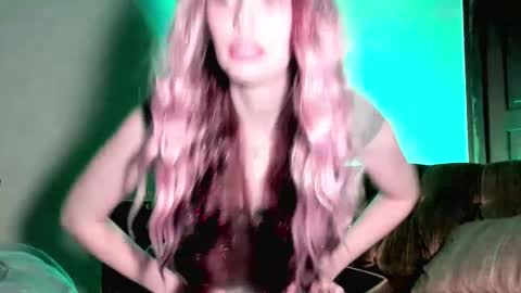 Snapshot of lylacdoll chatting on 20, 12, 2024 LylacDoll online show from 20, 12, 2024