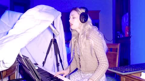 Snapshot of lylacdoll chatting on 15, 1, 2025 LylacDoll online show from 15, 1, 2025