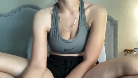 Snapshot of lylajades chatting on 20, 1, 2025 Olivia online show from 20, 1, 2025