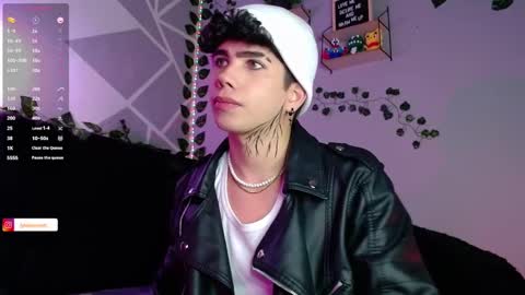 Lyle Bennett Freelance Model online show from 2, 12, 2024