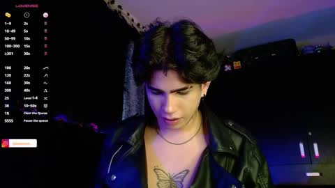 Lyle Bennett Freelance Model online show from 16, 12, 2024