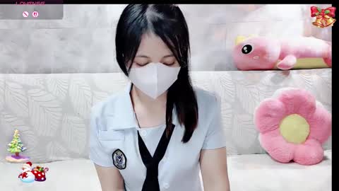 lyly_baby online show from 15, 12, 2025