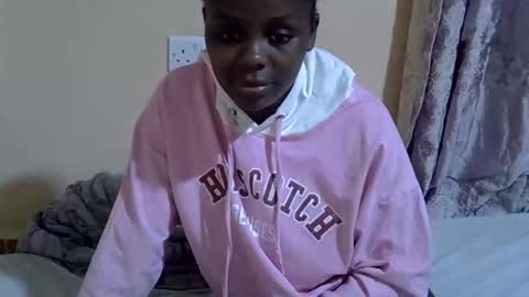 Snapshot of lyn_anna chatting on 25, 10, 2025 lyn_anna online show from 25, 10, 2025