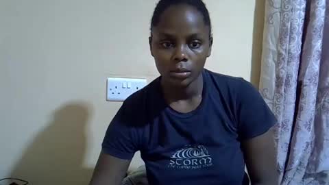 Snapshot of lyn_anna chatting on 27, 10, 2025 lyn_anna online show from 27, 10, 2025