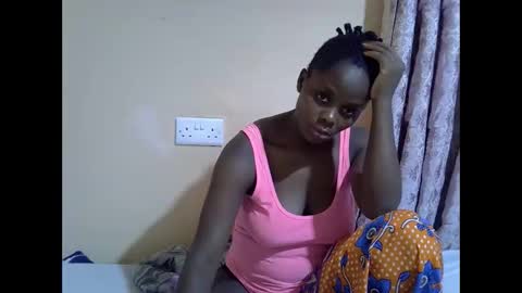 Snapshot of lyn_anna chatting on 29, 10, 2025 lyn_anna online show from 29, 10, 2025