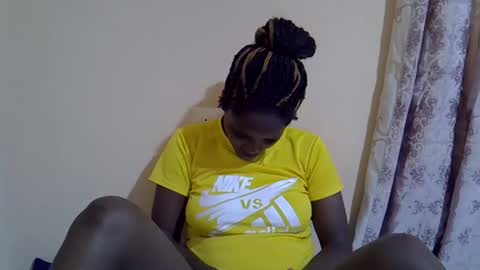 Snapshot of lyn_anna chatting on 25, 11, 2025 lyn_anna online show from 25, 11, 2025