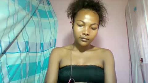 lyndah19 online show from 20, 12, 2025