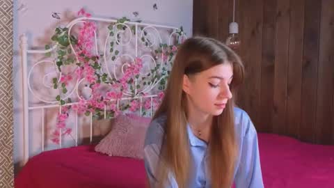 Snapshot of lyndsaymcghan chatting on 7, 10, 2025 Nancy online show from 7, 10, 2025