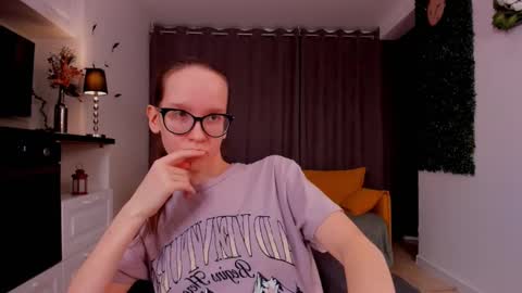 Sara online show from 4, 3, 2025