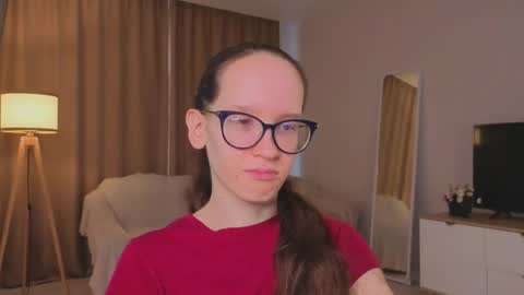 Snapshot of lynettebails chatting on 2, 6, 2026 Sara online show from 2, 6, 2026