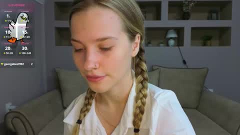 Snapshot of lynntiny chatting on 12, 11, 2025 Lynn online show from 12, 11, 2025