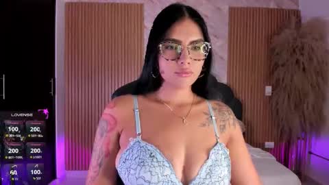    VIVIANA    online show from 10, 9, 2025