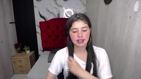 Snapshot of lyssa_blue chatting on 24, 6, 2026 L Y S S A online show from 24, 6, 2026