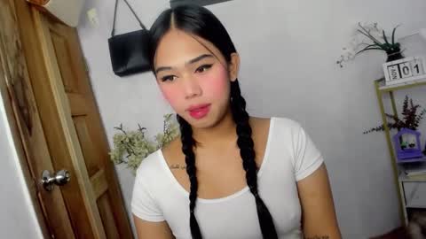 Janelovesu online show from 31, 10, 2025