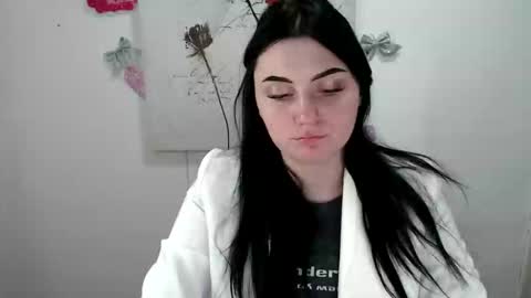 m_i_k_i_ online show from 9, 3, 2026