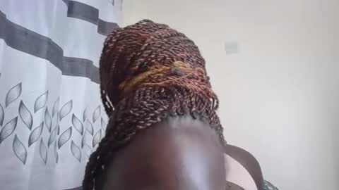 Snapshot of ma_couchie chatting on 5, 5, 2026 ma_couchie online show from 5, 5, 2026