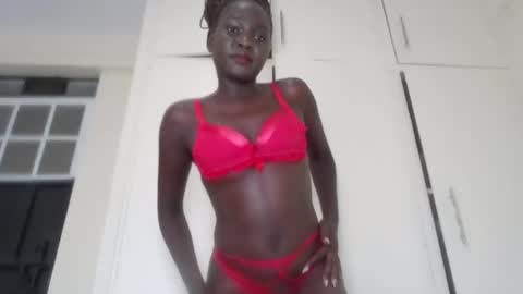 Snapshot of ma_couchie chatting on 6, 5, 2026 ma_couchie online show from 6, 5, 2026