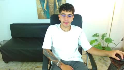 Snapshot of maax_18 chatting on 17, 3, 2026 Max online show from 17, 3, 2026