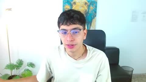 Snapshot of maax_18 chatting on 28, 3, 2026 Max online show from 28, 3, 2026