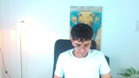 Snapshot of maax_18 chatting on 1, 4, 2026 Max online show from 1, 4, 2026