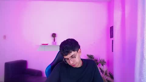 Snapshot of maax_18 chatting on 7, 4, 2026 Max online show from 7, 4, 2026