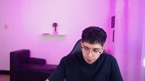 Snapshot of maax_18 chatting on 13, 4, 2026 Max online show from 13, 4, 2026