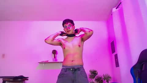 Snapshot of maax_18 chatting on 15, 4, 2026 Max online show from 15, 4, 2026