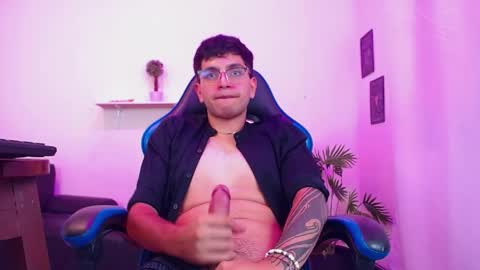 Snapshot of maax_18 chatting on 16, 4, 2026 Max online show from 16, 4, 2026