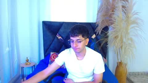 Snapshot of maax_18 chatting on 17, 4, 2026 Max online show from 17, 4, 2026