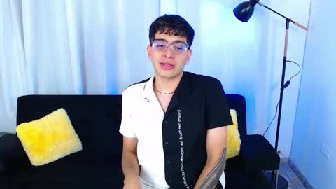 Snapshot of maax_18 chatting on 18, 4, 2026 Max online show from 18, 4, 2026