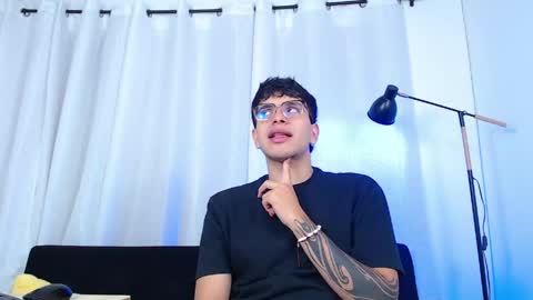 Snapshot of maax_18 chatting on 27, 4, 2026 Max online show from 27, 4, 2026