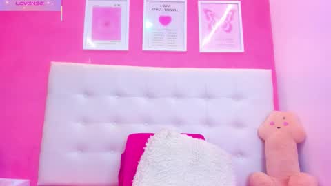 Snapshot of macarena_05_ chatting on 23, 12, 2025 macarena_05_ online show from 23, 12, 2025