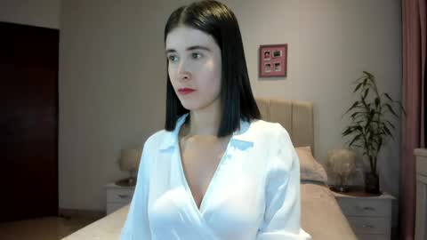 Snapshot of macarena_vallejo_ chatting on 14, 4, 2026 Macarena online show from 14, 4, 2026