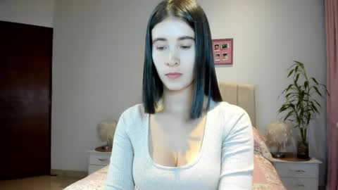 Snapshot of macarena_vallejo_ chatting on 22, 4, 2026 Macarena online show from 22, 4, 2026