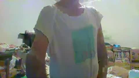 Snapshot of machoalex chatting on 5, 10, 2025 MACHOLIVRE online show from 5, 10, 2025