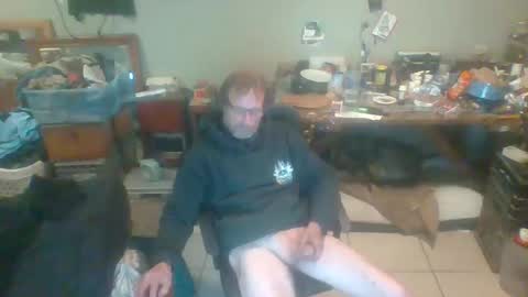 Snapshot of mackdog1369 chatting on 12, 1, 2025 mackdog1369 online show from 12, 1, 2025